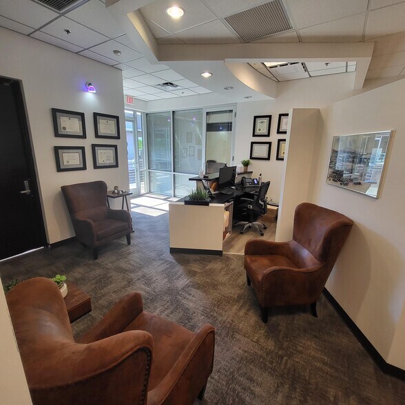 More Photos Of 1095 W Rio Salado Pky, Tempe Loft Creative Space For Lease