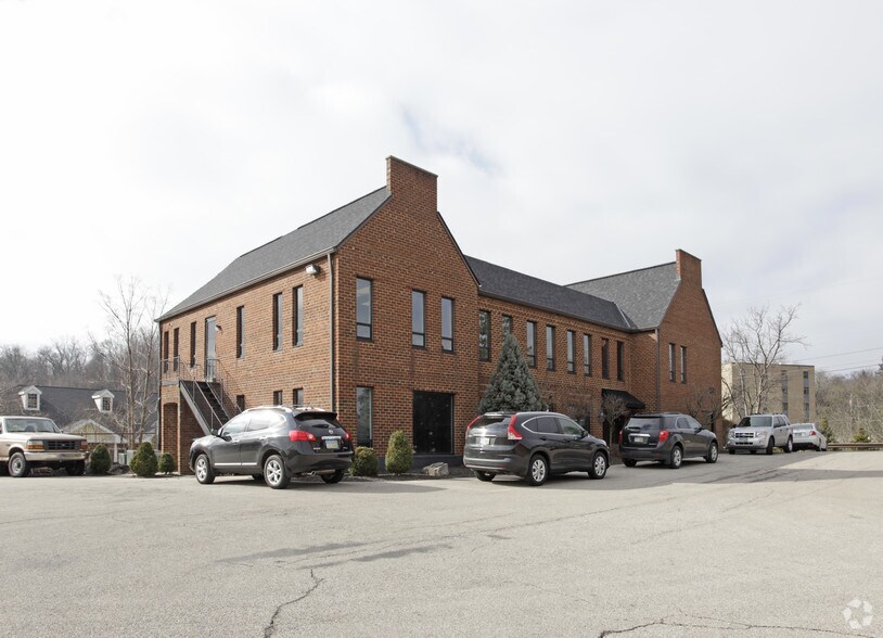 More Photos Of 3975 Erie Ave, Cincinnati Office For Sale