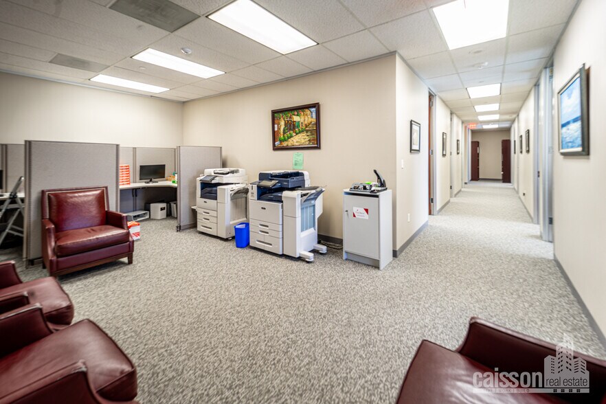 More Photos Of 820 Gessner Rd, Houston Office For Lease