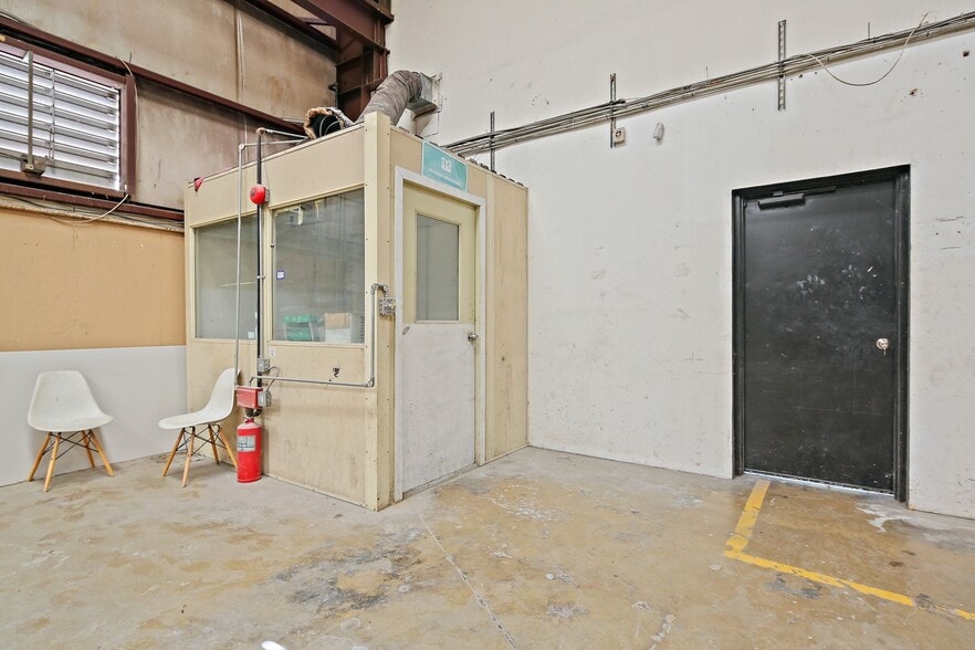 More Photos Of 918 Pulaski Hwy, Havre De Grace Warehouse For Lease