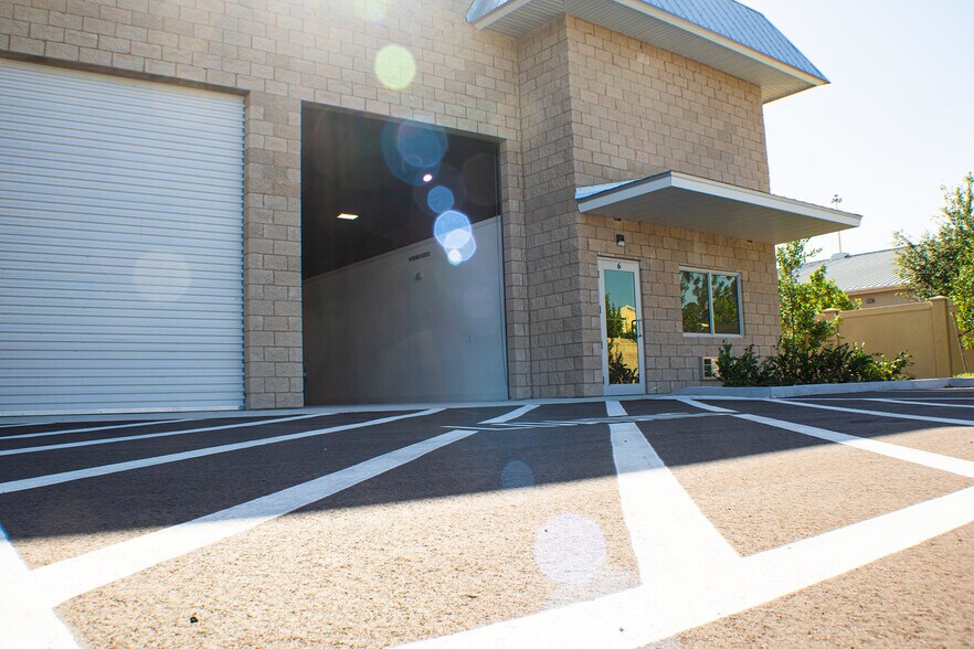 More Photos Of 3558 Plover Ave, Naples Light Manufacturing For Sale