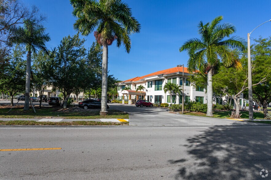 More Photos Of 1591 Hayley Ln, Fort Myers Office For Lease