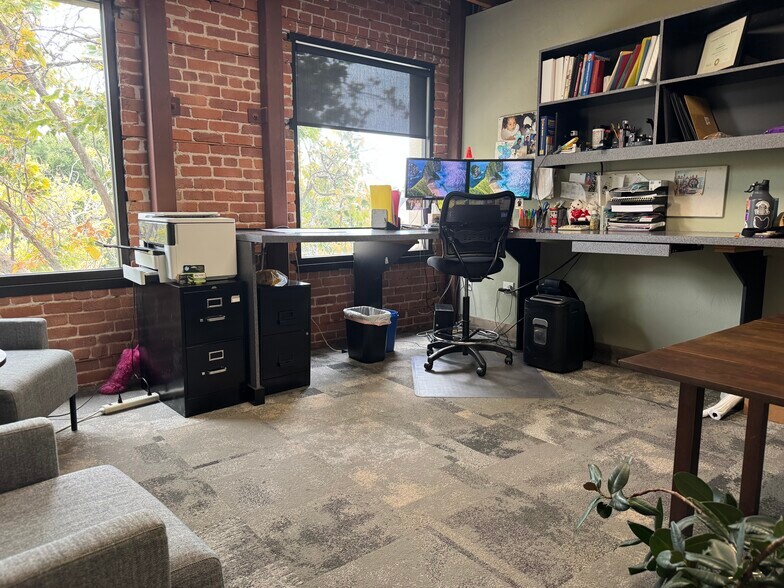 More Photos Of 914 Macdonald Ave, Richmond Storefront Retail Office For Lease