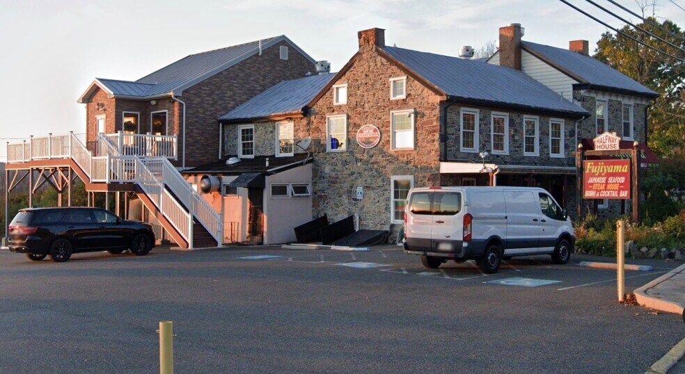 More Photos Of 1495 Farmington Ave, Pottstown General Retail For Sale