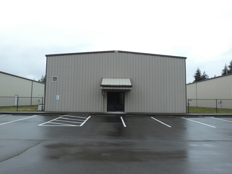 More Photos Of 191 William White way, Shelton Warehouse For Lease