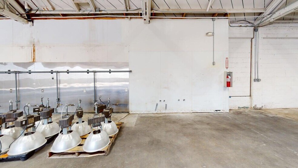 More Photos Of 415 E 10th St, Pittsburg Warehouse For Sale