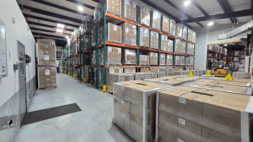 More Photos Of 8575 Somerset Dr, Largo Light Manufacturing For Lease