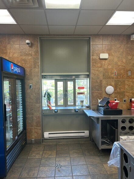 More Photos Of 5 Horton Pl, Topsham Restaurant For Lease