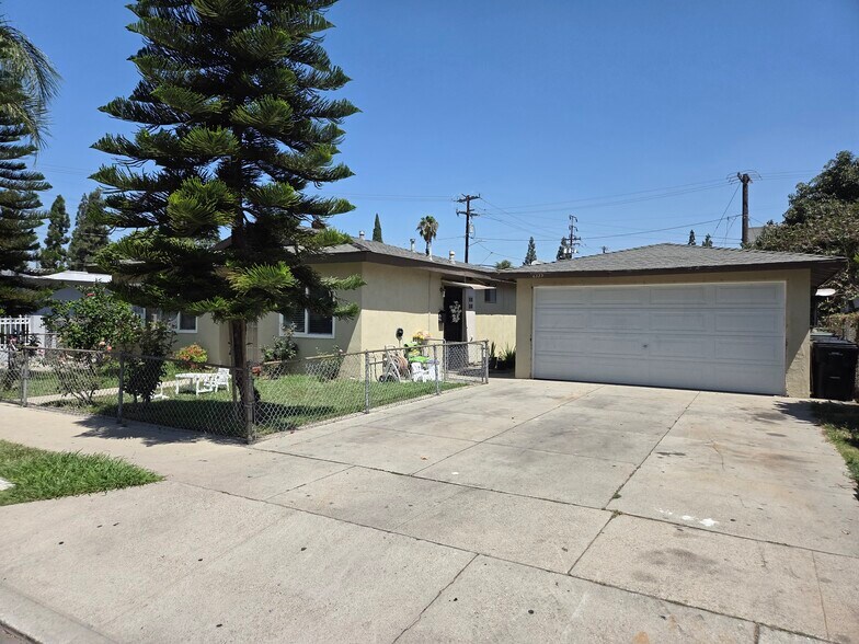 Primary Photo Of 6337 Gallant St, Bell Gardens Multifamily For Sale