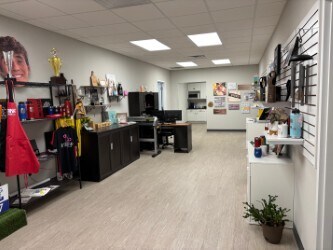 More Photos Of 3455 Centerpoint Dr, Grove City Warehouse For Lease