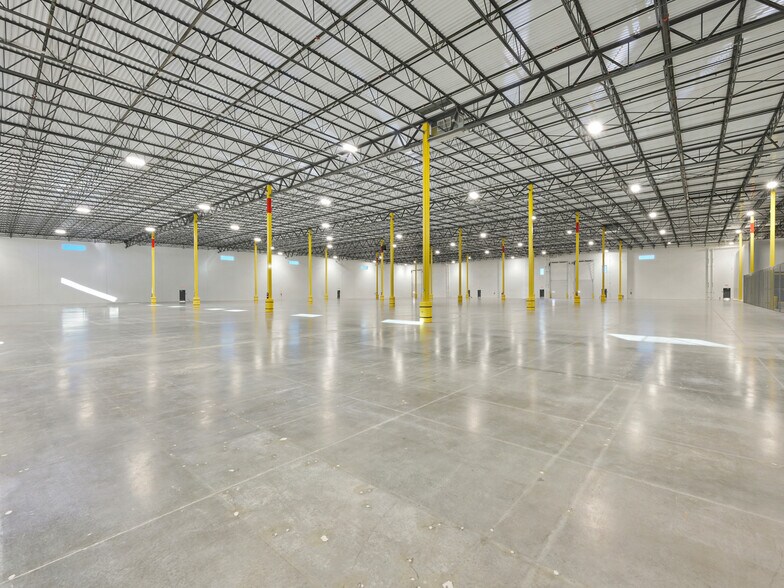 More Photos Of 2825 Riverside Pky, Grand Junction Warehouse For Lease