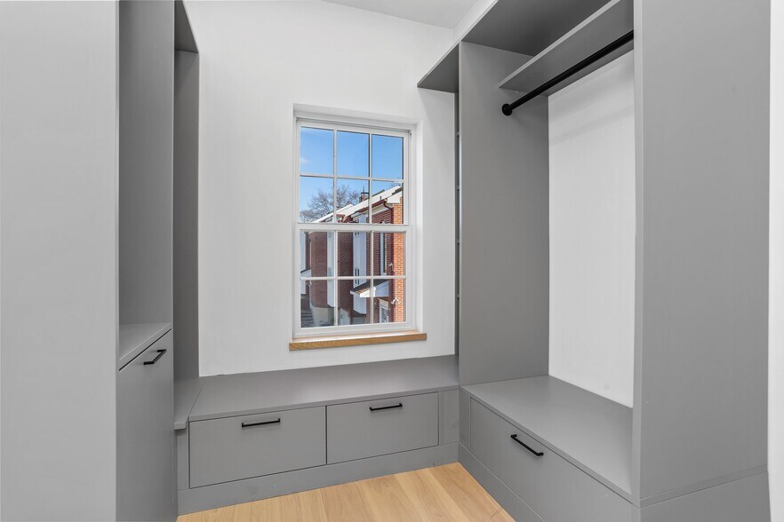 More Photos Of 63 Church St, Greenwich Apartments For Sale