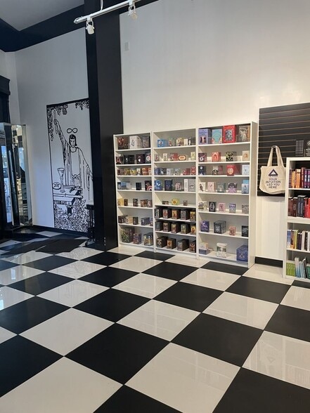 More Photos Of 5217-5223 Lankershim Blvd, North Hollywood Storefront Retail Office For Lease