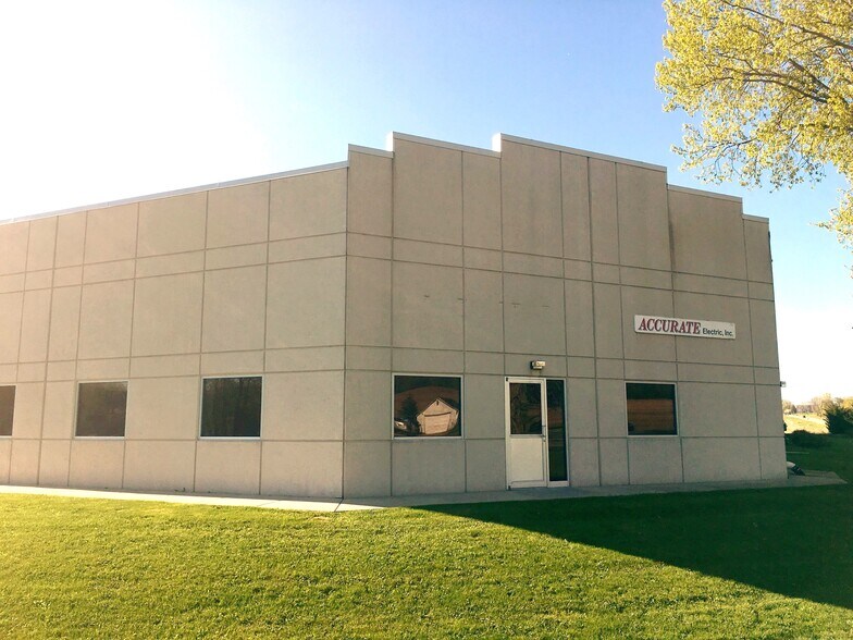 Primary Photo Of 4617 Dovetail Dr, Madison Light Manufacturing For Lease