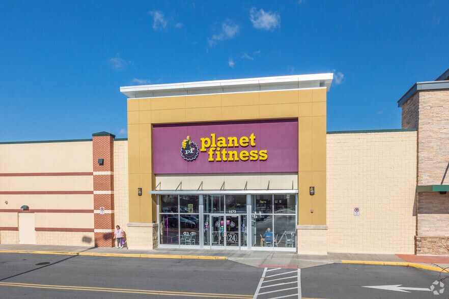 More Photos Of 1671 S Pleasant Valley Rd, Winchester Unknown For Lease