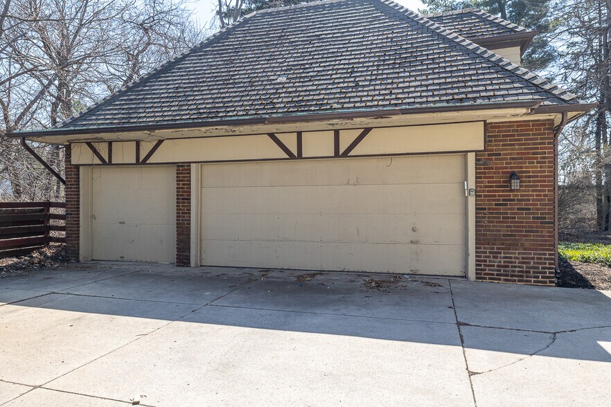 More Photos Of 10000 Granger Rd, Cleveland Assisted Living For Sale