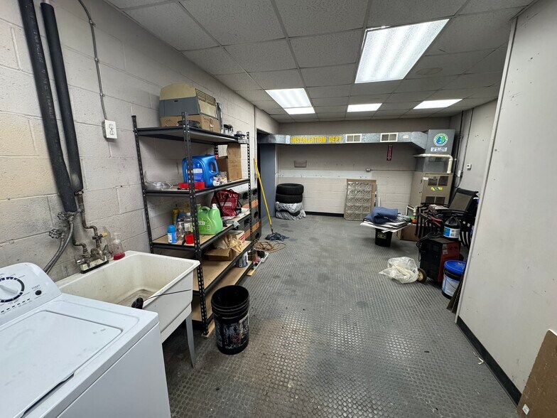 More Photos Of 1583 Niagara St, Buffalo Freestanding For Sale