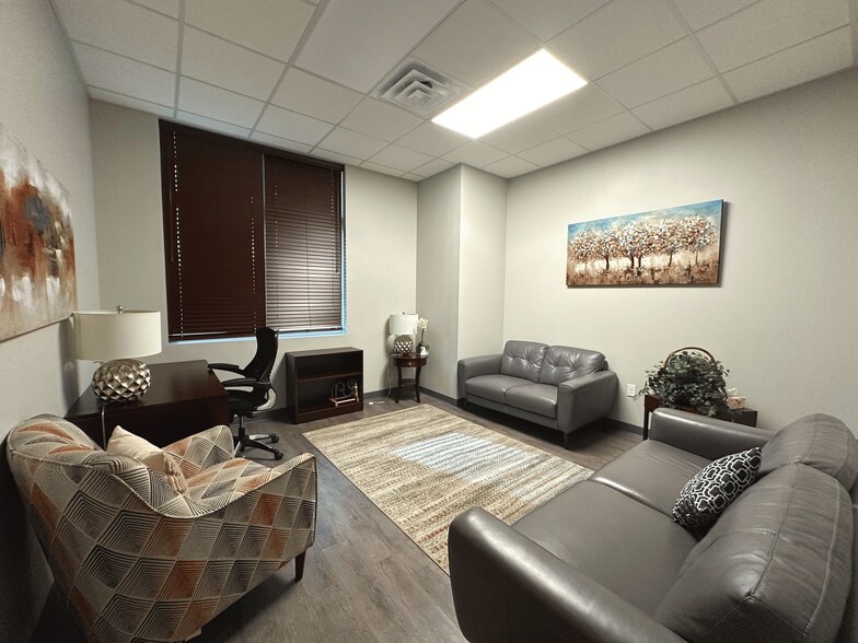 More Photos Of 5522 Lone Star Pky, San Antonio Medical For Lease