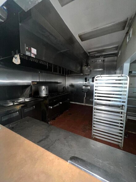 More Photos Of 18 Pinckney St, Charleston Restaurant For Sale
