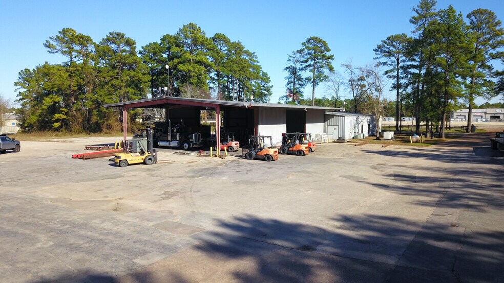 More Photos Of 17463 Interstate 45 N, Willis Industrial For Lease
