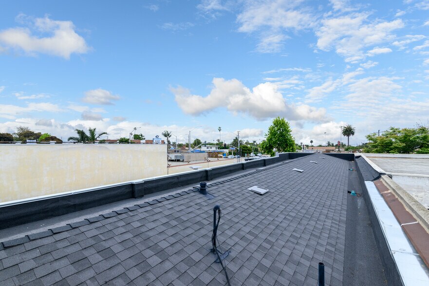 More Photos Of 2037 E Thompson Blvd, Ventura Storefront Retail Office For Lease