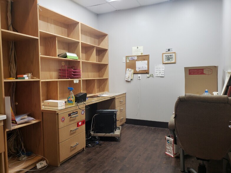 More Photos Of 130-142 Oakland Ave, Closter Office For Lease