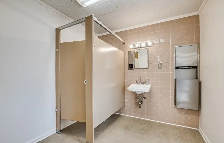 More Photos Of 3055 Route 27, Franklin Park Medical For Sale