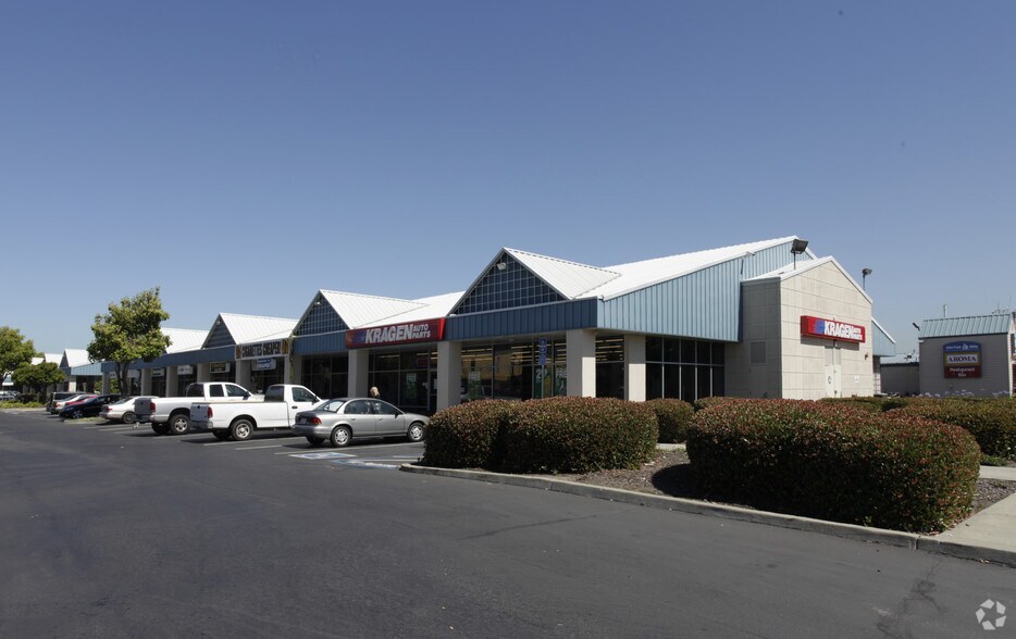 More Photos Of 2327 Blanding Ave, Alameda General Retail For Lease