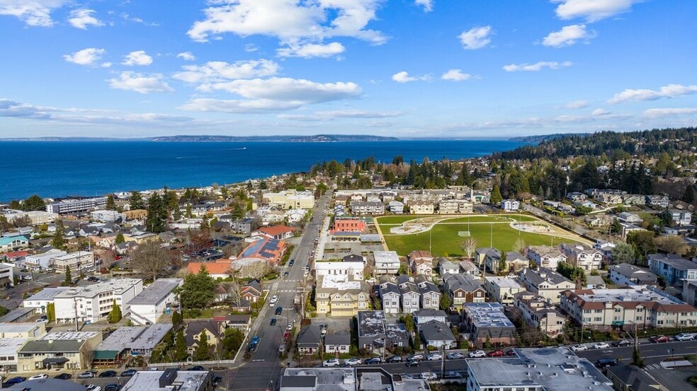 More Photos Of 605 Main St, Edmonds General Retail For Sale