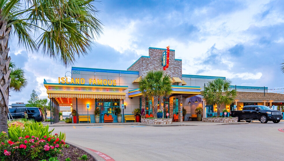 Primary Photo Of 2502 Gulf Fwy S, League City Restaurant For Sale