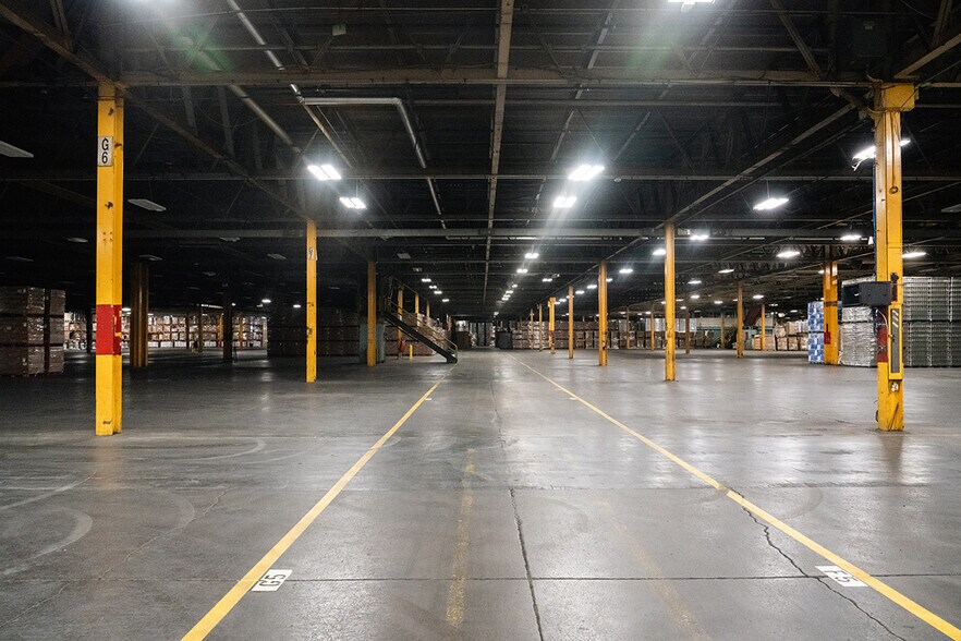 More Photos Of 450 Sherman Av N, Hamilton Industrial For Lease
