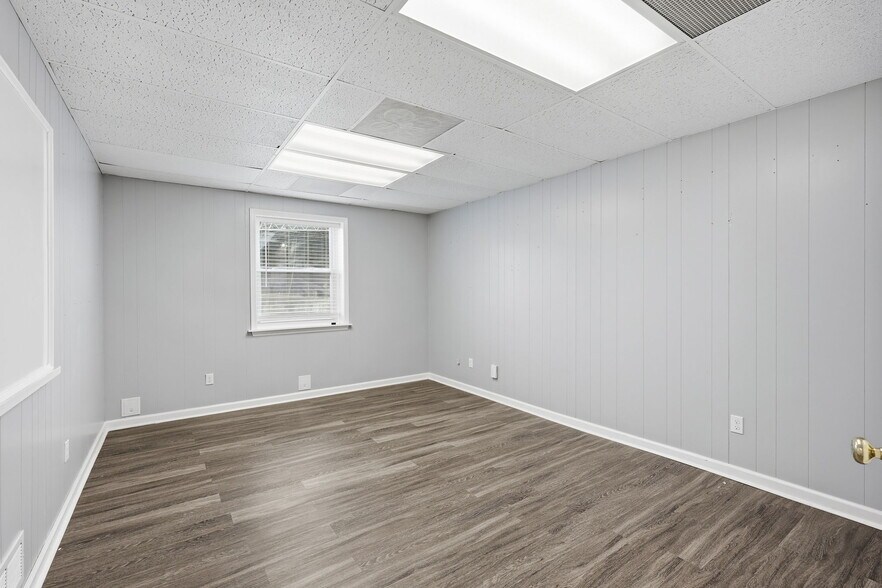 More Photos Of 476 Moreno Street St, Gainesville Distribution For Lease