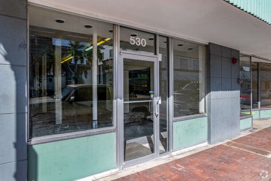 More Photos Of 522-530 13th St W, Bradenton Freestanding For Sale