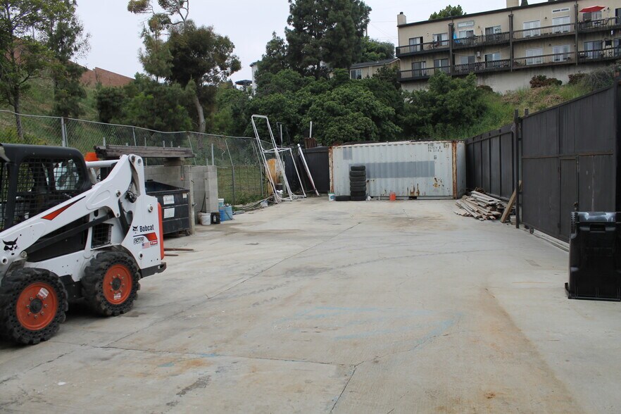 More Photos Of 661 N Pacific Ave, San Pedro Manufacturing For Sale