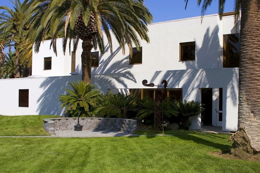 More Photos Of 5023 N Parkway Calabasas, Calabasas Office For Sale