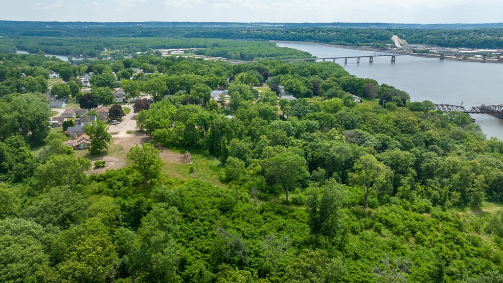 More Photos Of 600 Livingston, East Dubuque Land For Sale