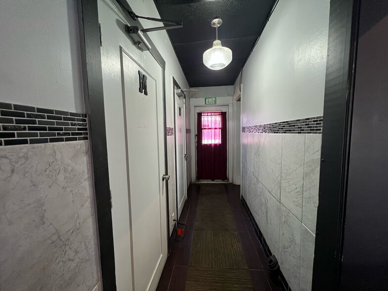 More Photos Of 821 W Broadway St, Muskogee Restaurant For Sale