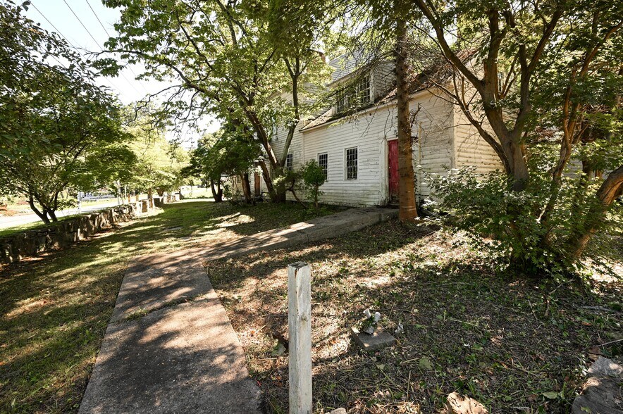 More Photos Of 329 Kent Rd, New Milford Apartments For Sale