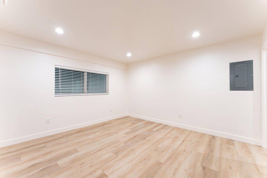 More Photos Of 803 Maryann Dr, Santa Clara Apartments For Sale