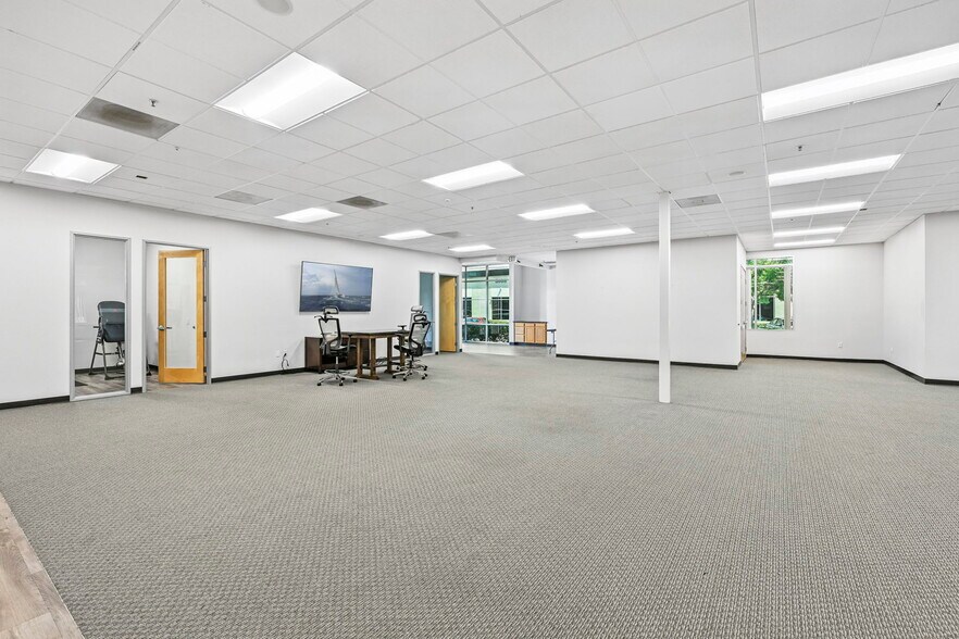 More Photos Of 3164 Lionshead Ave, Carlsbad Office For Sale