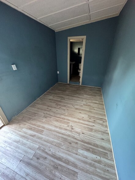 More Photos Of 815 N 3rd St, Lufkin Storefront Retail Office For Sale
