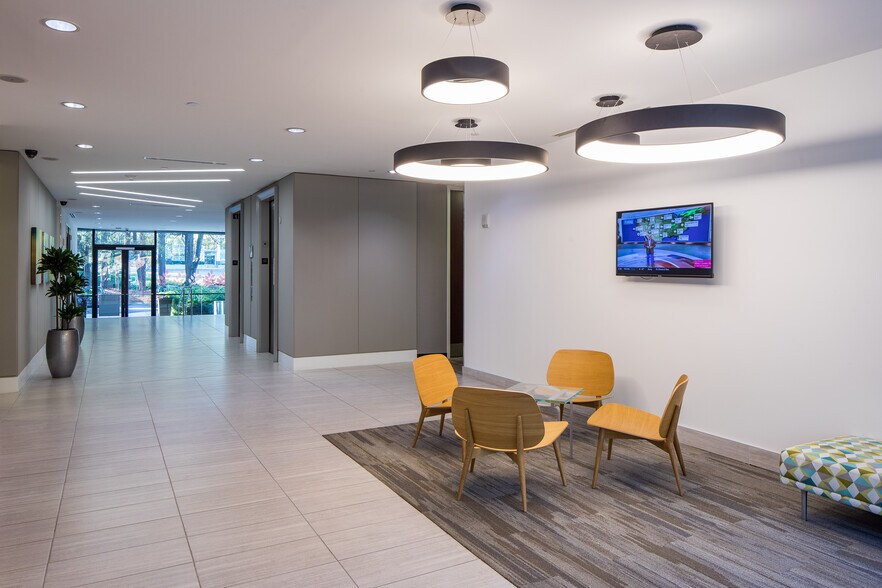 More Photos Of 53 Perimeter Ctr E, Atlanta Office For Lease