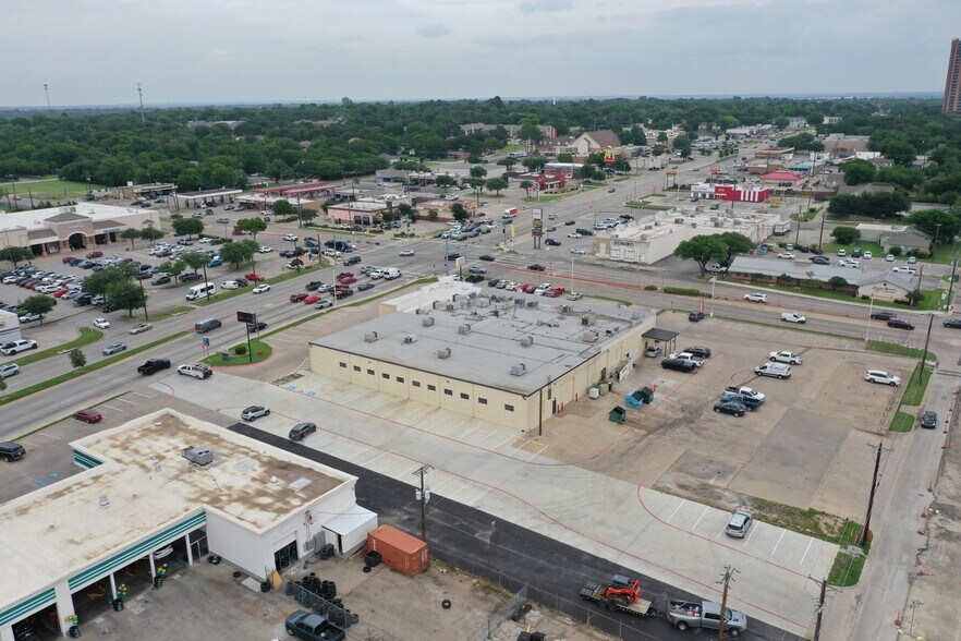 More Photos Of 501-511 W University Dr, Denton Unknown For Lease