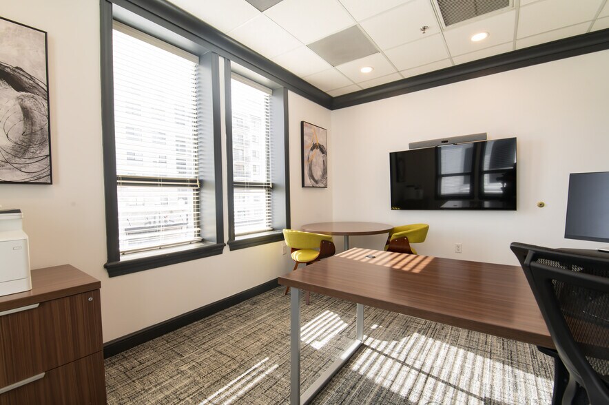 More Photos Of 442 W Kennedy Blvd, Tampa Office For Lease