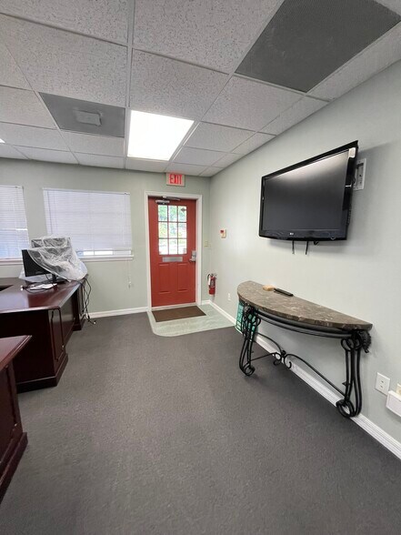 More Photos Of 675 Peachwood Dr, Deland Medical For Lease