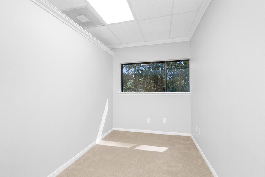 More Photos Of 3421 W Davis St, Conroe Medical For Lease