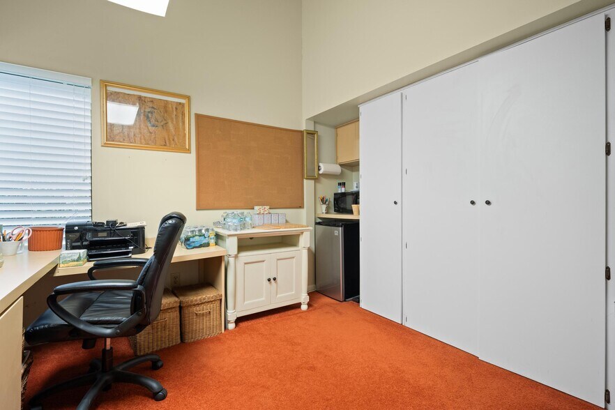 More Photos Of 2424 Enterprise Rd, Clearwater Medical For Sale