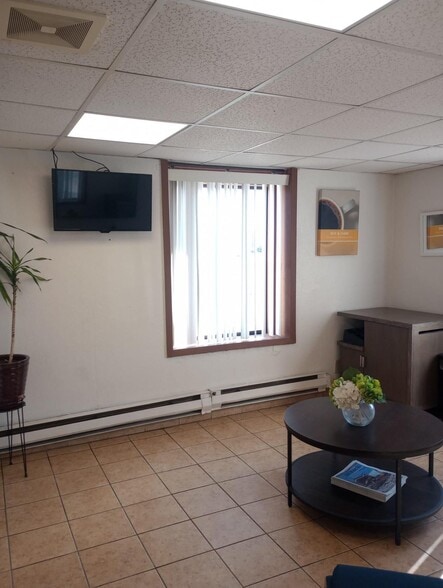 More Photos Of 2501 52nd Ave, Moline Hotel For Sale