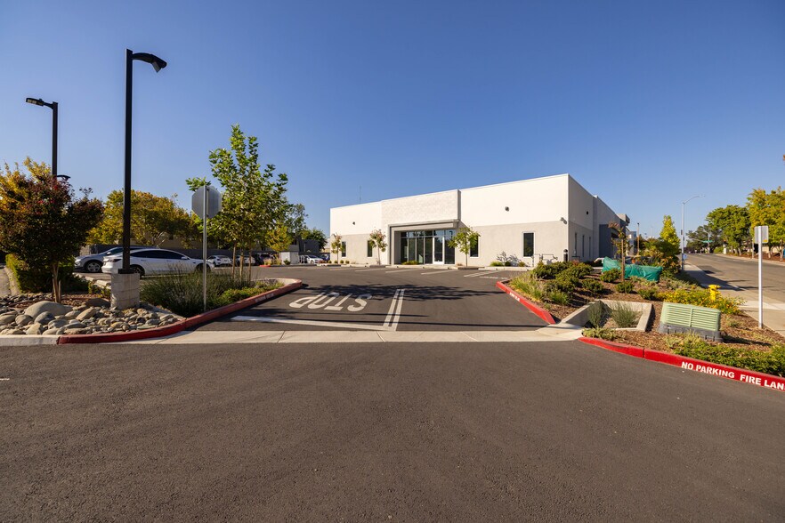 More Photos Of 1623 Santa Clara Dr, Roseville Medical For Lease