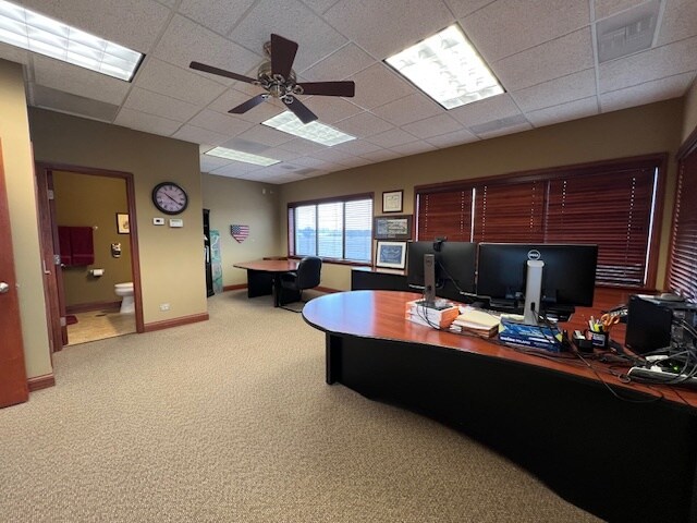 More Photos Of 707 Ridgeview Dr, McHenry Flex For Sale